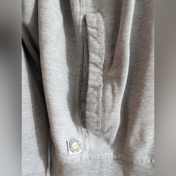 🌼5/20$🌼Gray Sweater - Picture 3 of 4